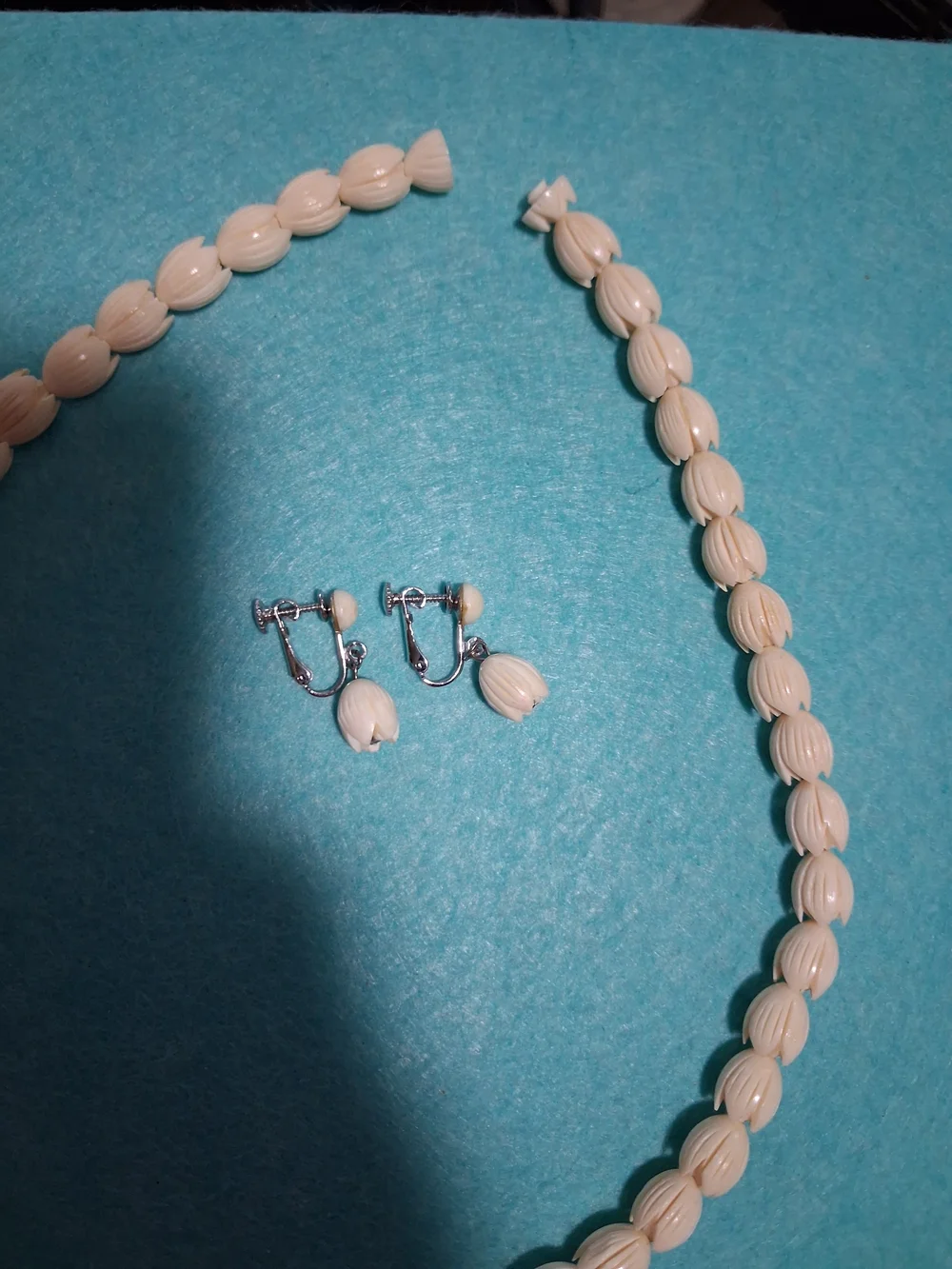 Vintage Hawaiian Pikake Flower Bead Necklace & Sterling Earrings Set
